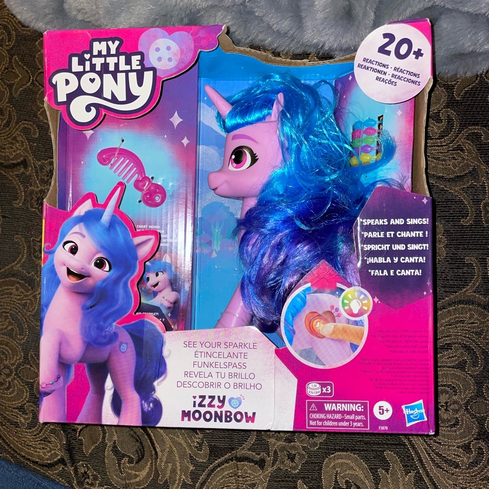New Hasbro my little pony Izzy Moonbow speaks & sings toy